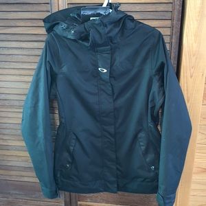 Woman’s Oakley Ski Jacket